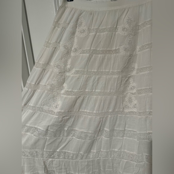 Doen Allura Skirt in Salt - Picture 5 of 10